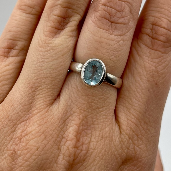 Vintage Bezel Set Sterling Silver 925 Oval Blue Topaz Ring - Picture 2 of 12